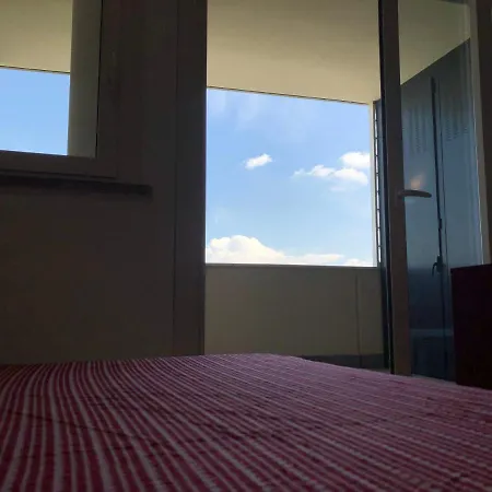 Kamchu With Terrace Near Metro Con Vista Apartamento